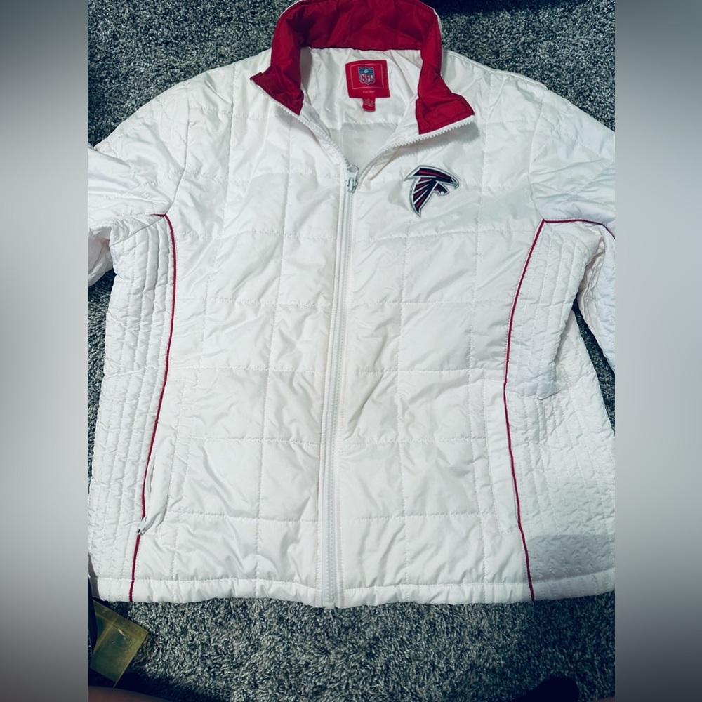 Womens Atlanta Falcons white bubble zip up jacket size L GREAT CONDITION!